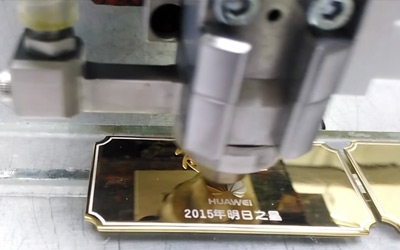 金屬標牌噴射點膠 金屬標牌噴射點膠